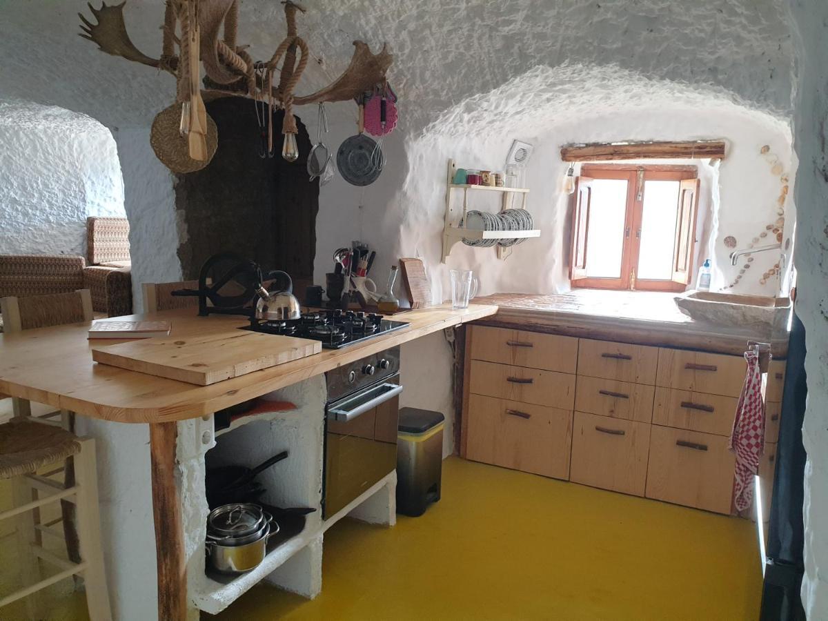 Creatively Designed Cavehouse With Jacuzzi Βίλα Gorafe Εξωτερικό φωτογραφία