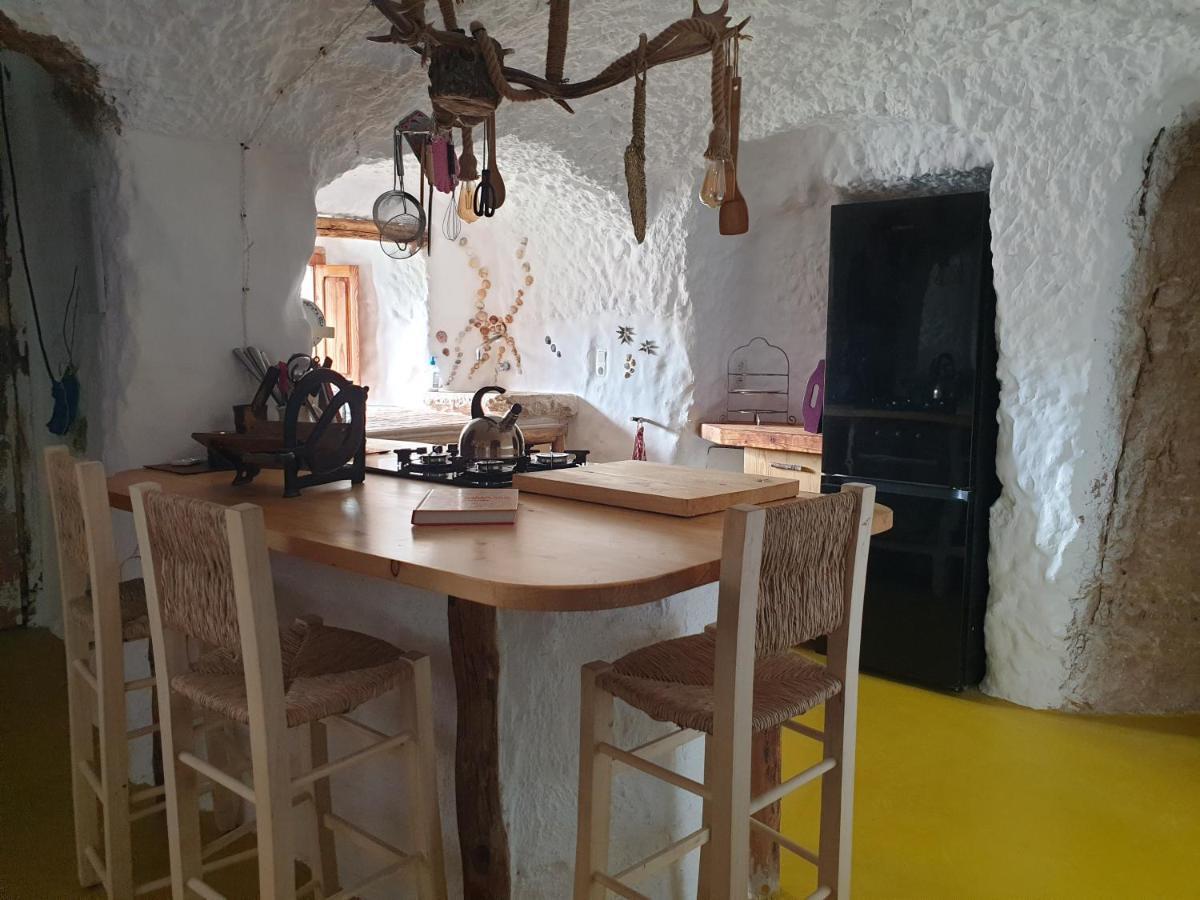 Creatively Designed Cavehouse With Jacuzzi Βίλα Gorafe Εξωτερικό φωτογραφία