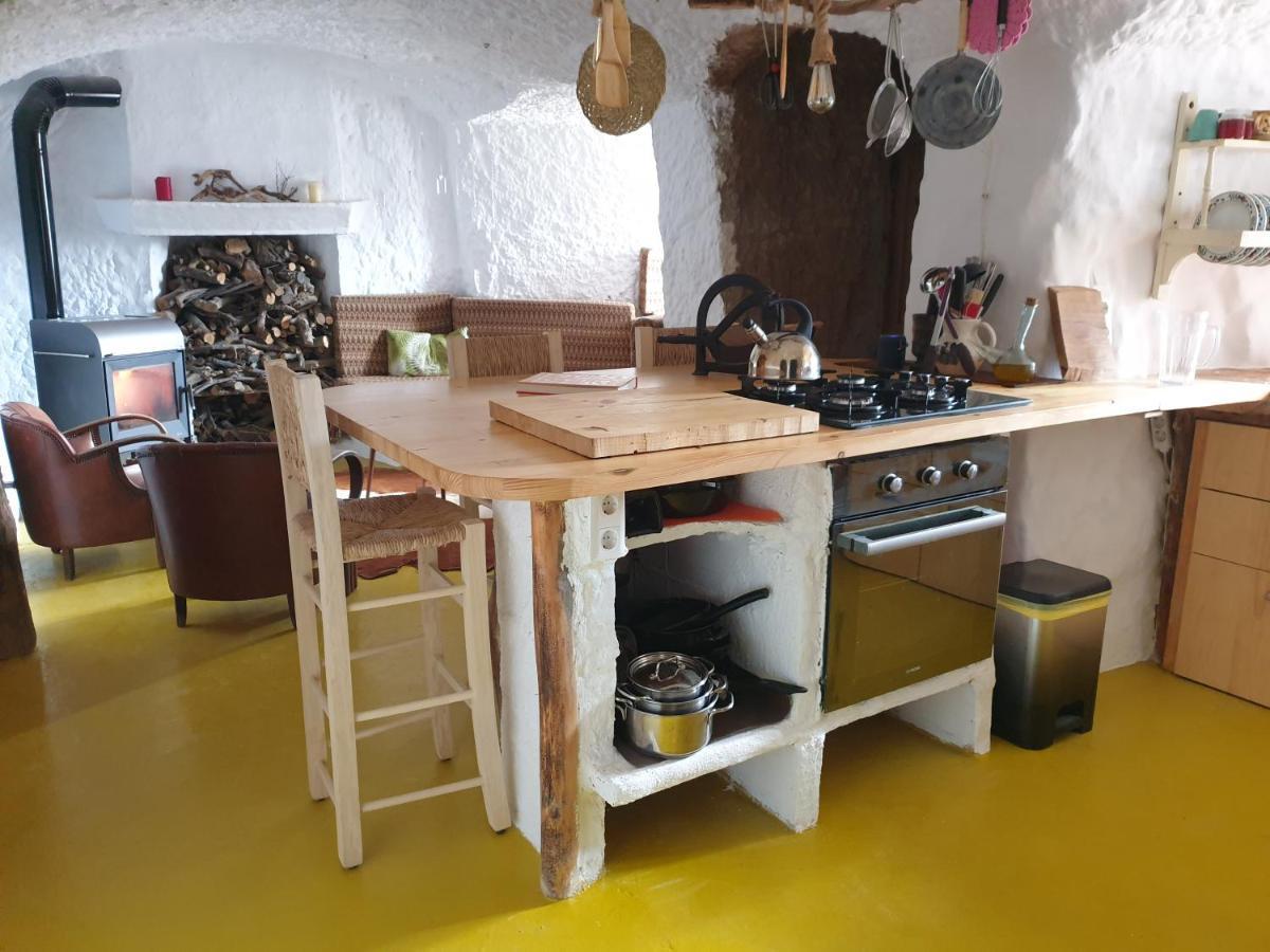 Creatively Designed Cavehouse With Jacuzzi Βίλα Gorafe Εξωτερικό φωτογραφία